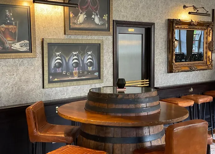 The Queens Head, Parkside Apartment 5